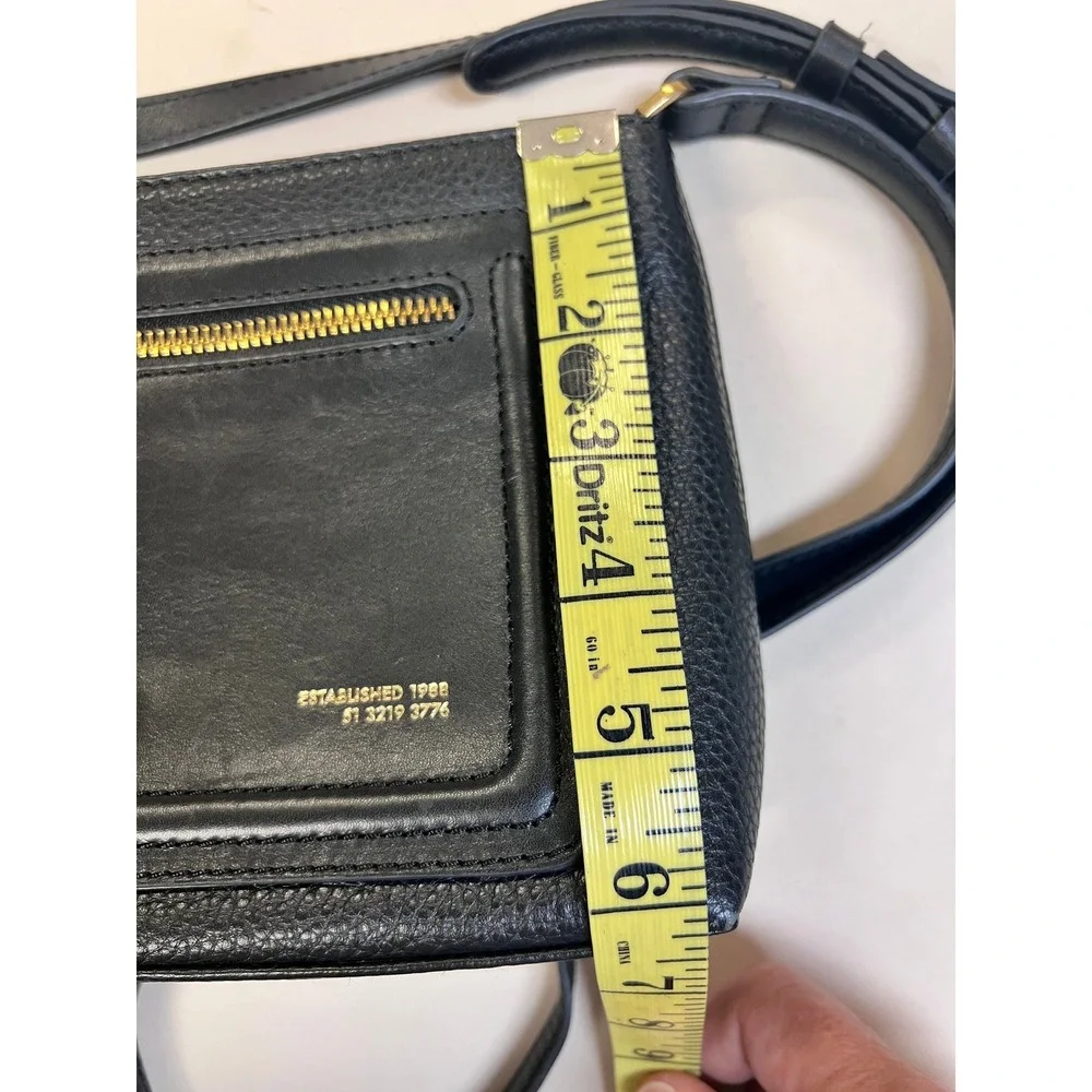 Ted Baker Crossbody Bag Womens Small Black Excellent Pebbled Leather‎ Gold Logo